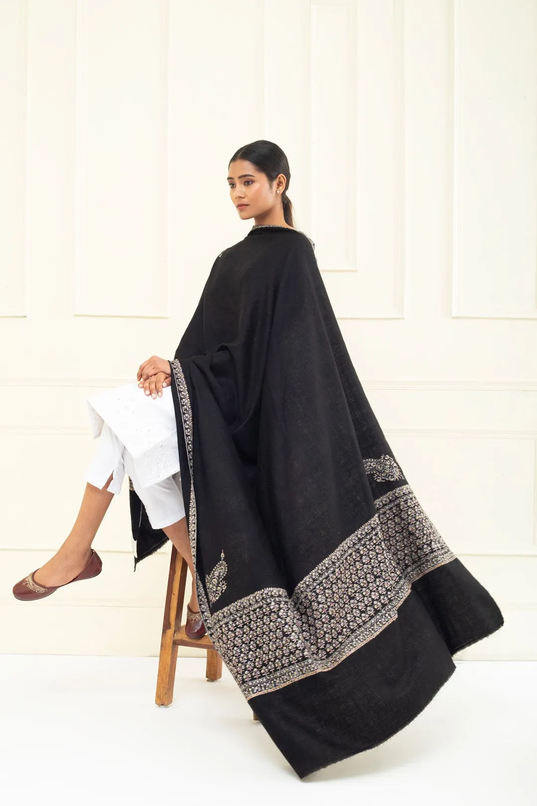 Cozy Glint Black Paldar Sozni Embroidery Pashmina Shawl