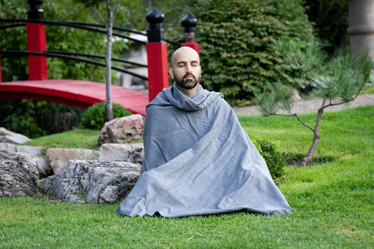 Meditation Shawl | Meditation Blanket or Prayer Shawl for Men & Women (Simplicity)