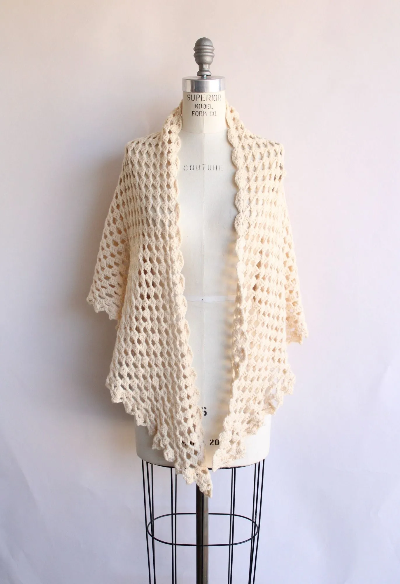 Vintage 1960s 1970s Ivory Knit Shawl