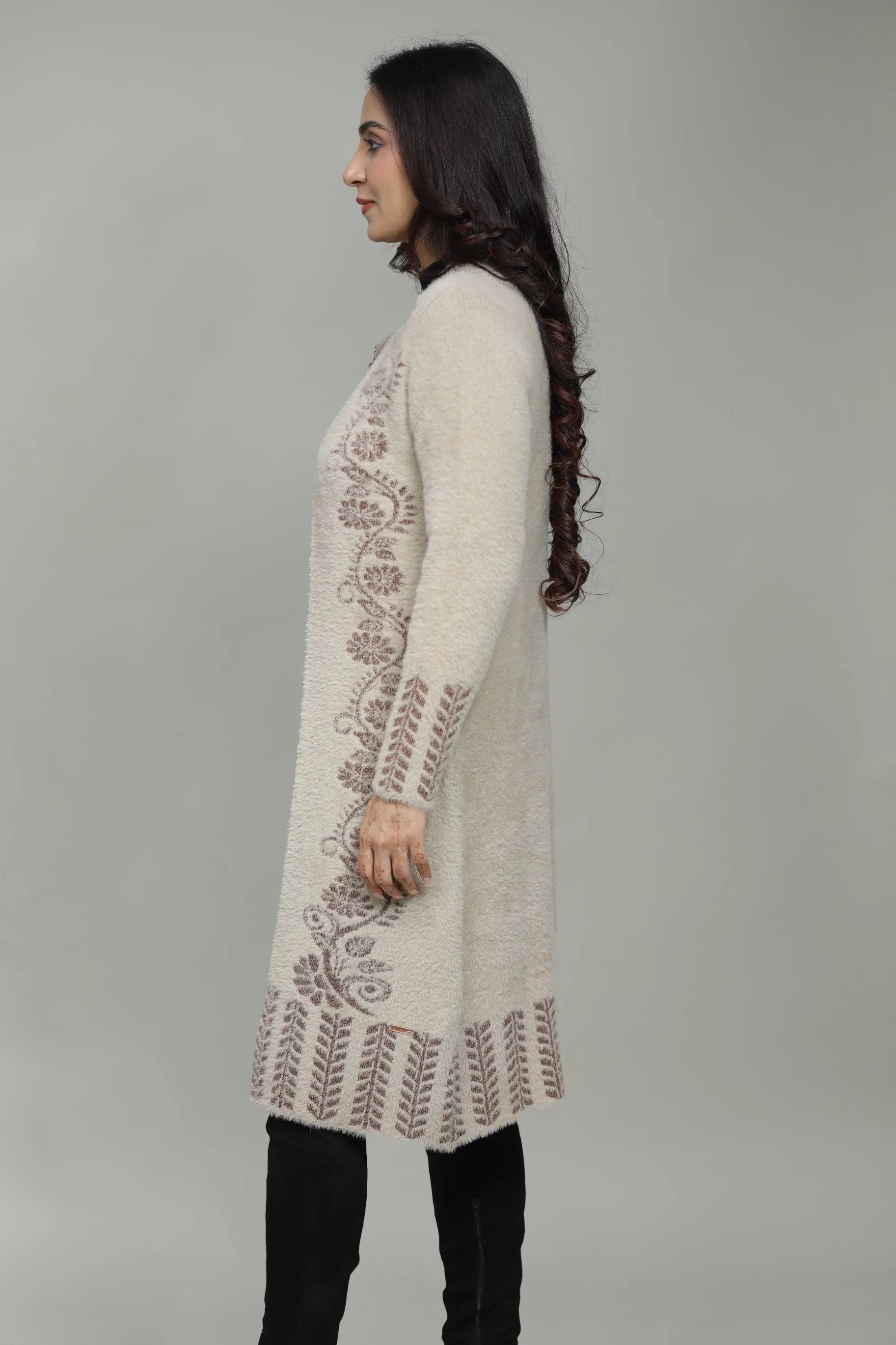 Women Woolen Designer Round Neck Cape